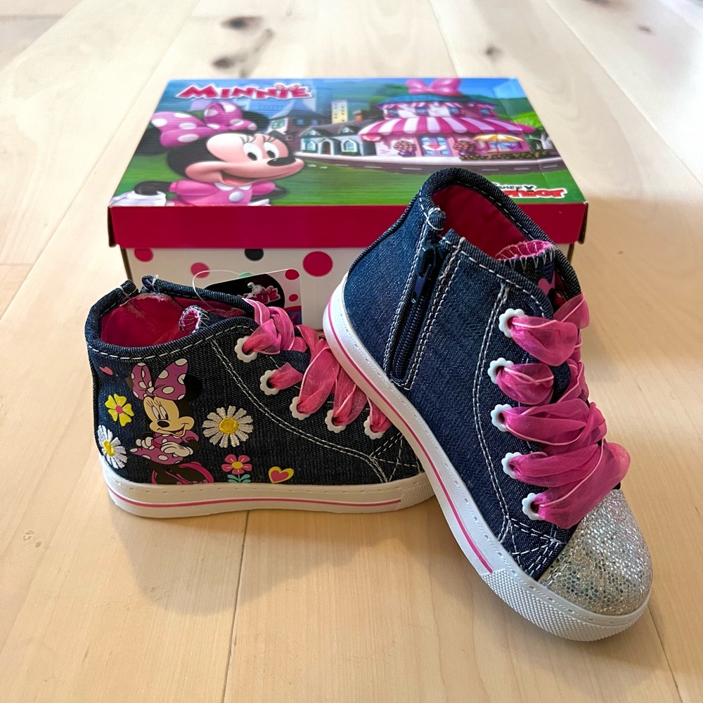 NWT Minnie Mouse Shoes Girls Sneakers - High Top Casual Canvas
